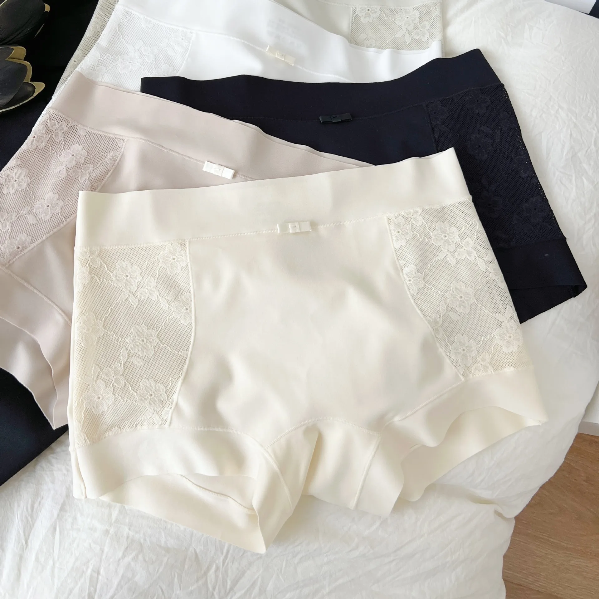 French lace Lingerie Sexy Seamless Boxer Women Panties Sexy Safety Pants Breathable Cute Milk Briefs Ladies Underwear Underpants
French lace Lingerie Sexy Seamless Boxer Women Panties Sexy Safety Pants Breathable Cute Milk Briefs Ladies Underwear Underpants