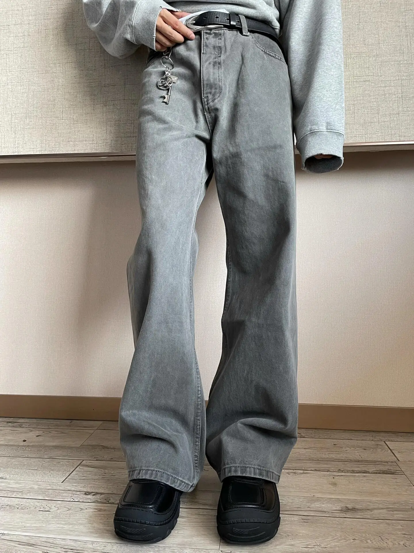 Retro American High Street Grey Vintage Jeans Loose Straight Leg Slimming Casual Long Trousers for Men Autumn Fashion
Retro American High Street Grey Vintage Jeans Loose Straight Leg Slimming Casual Long Trousers for Men Autumn Fashion