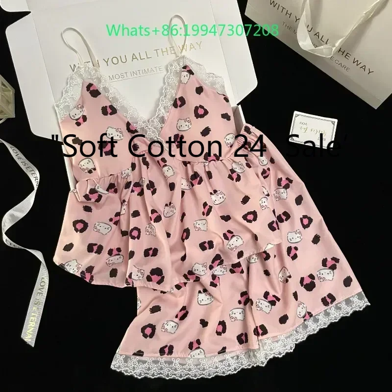 Новинка лета 2029, женские повседневные пижамы Hello Kitty, состоящие из двух частей, шорты на подтяжках, милая розовая женская домашняя одежда Hello Kitty
Новинка лета 2029, женские повседневные пижамы Hello Kitty, состоящие из двух частей, шорты на подтяжках, милая розовая женская домашняя одежда Hello Kitty