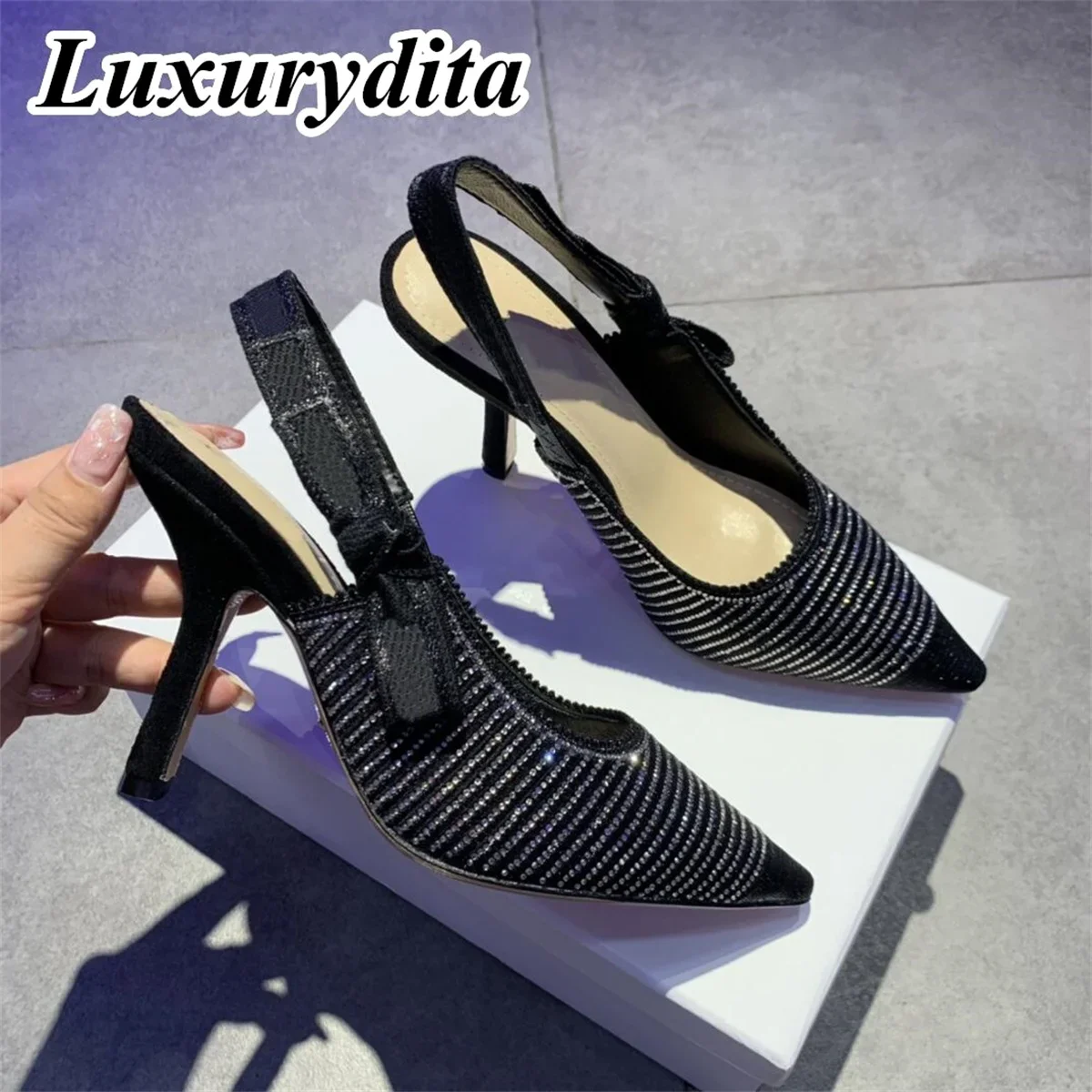 Top Quality Luxury Womens Sandal Casual Lace Flat Fashion Embroidered Muller Shoes Designer Silk Leather Soled High Heel 
Top Quality Luxury Womens Sandal Casual Lace Flat Fashion Embroidered Muller Shoes Designer Silk Leather Soled High Heel