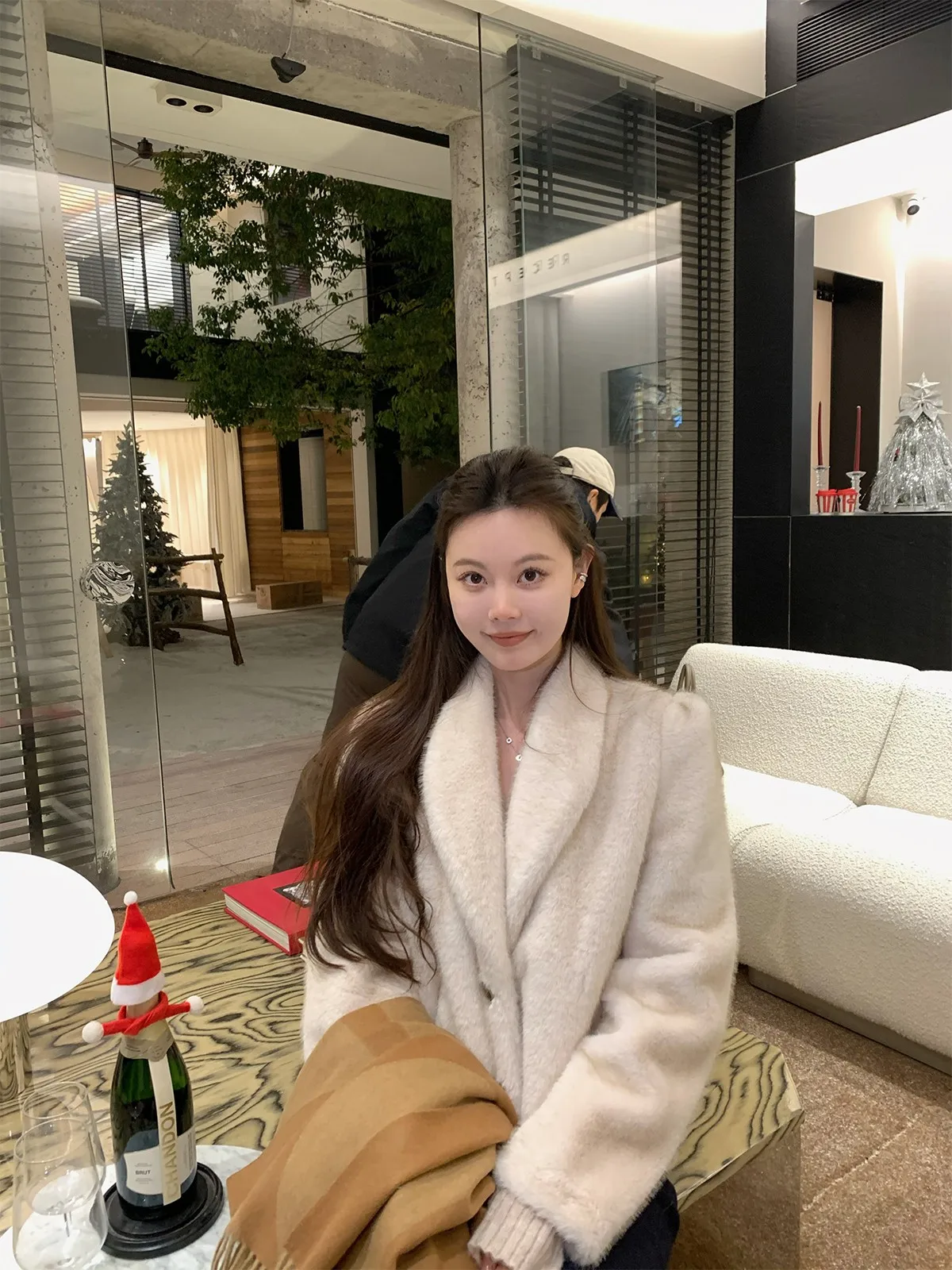 Кожаная куртка Seeyouiceland Pittsburgh Winter Night в стиле ретро с золотыми пуговицами, имитацией меха и воротником из овчины
Кожаная куртка Seeyouiceland Pittsburgh Winter Night в стиле ретро с золотыми пуговицами, имитацией меха и воротником из овчины