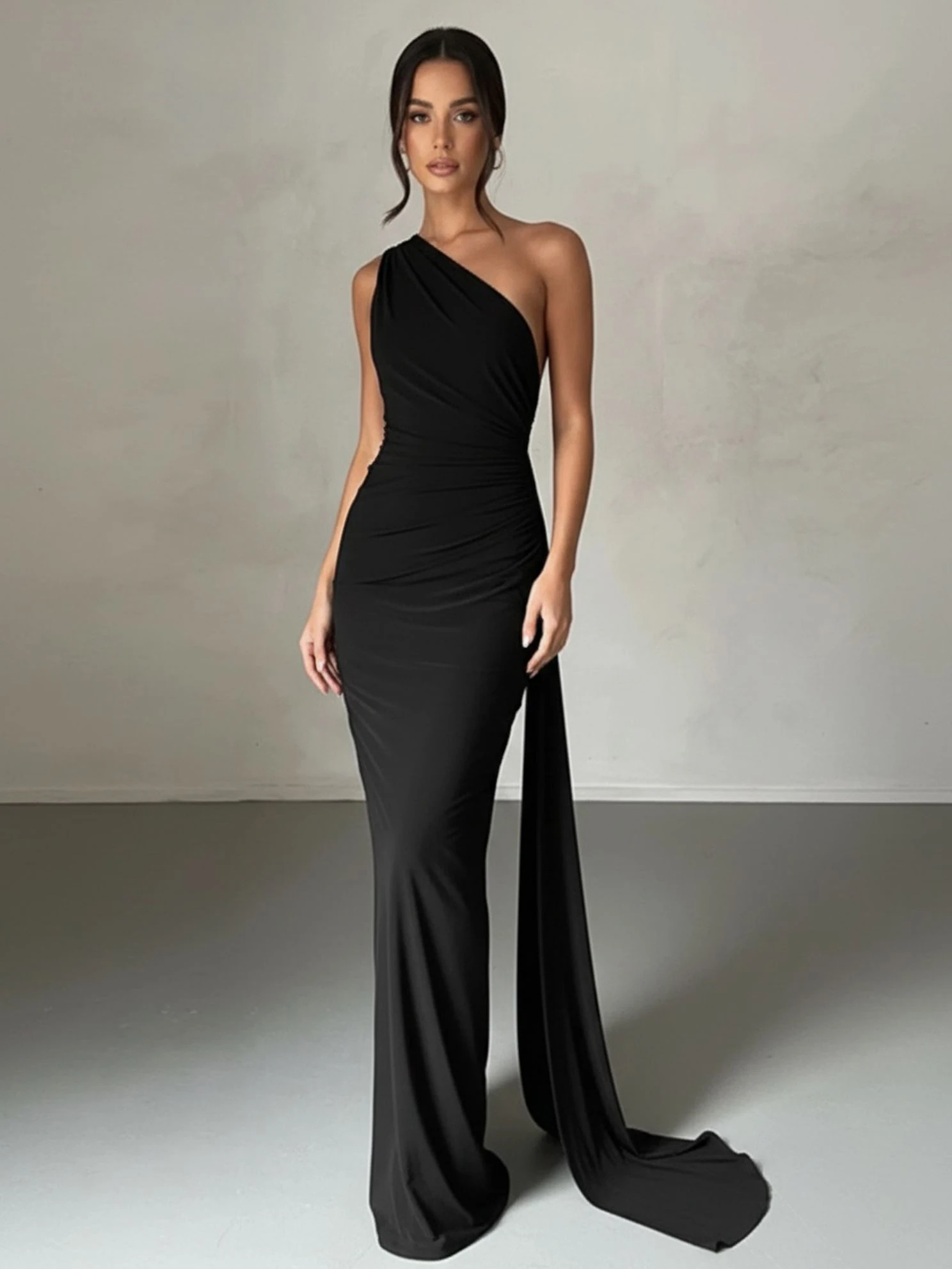 European and American Style Women's 2026 Summer Sloping Shoulder Sexy Slim Fit Backless Pleated Hollow Suspender Dress
European and American Style Women's 2026 Summer Sloping Shoulder Sexy Slim Fit Backless Pleated Hollow Suspender Dress