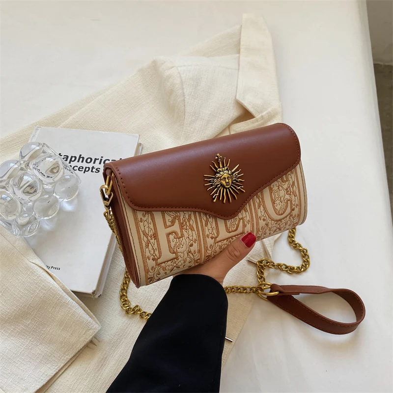 1pc PU Chain Messenger Bag Fashion One Shoulder Small Square Bag Can Hold Mobile Phone
1pc PU Chain Messenger Bag Fashion One Shoulder Small Square Bag Can Hold Mobile Phone
