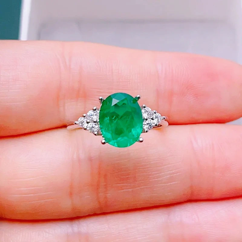 Man Made Emerald Color Gemstone Ring 2ct 8*10mm Solid 925 Silver Gemstone Jewelry with 3 Layers Gold Plating
Man Made Emerald Color Gemstone Ring 2ct 8*10mm Solid 925 Silver Gemstone Jewelry with 3 Layers Gold Plating