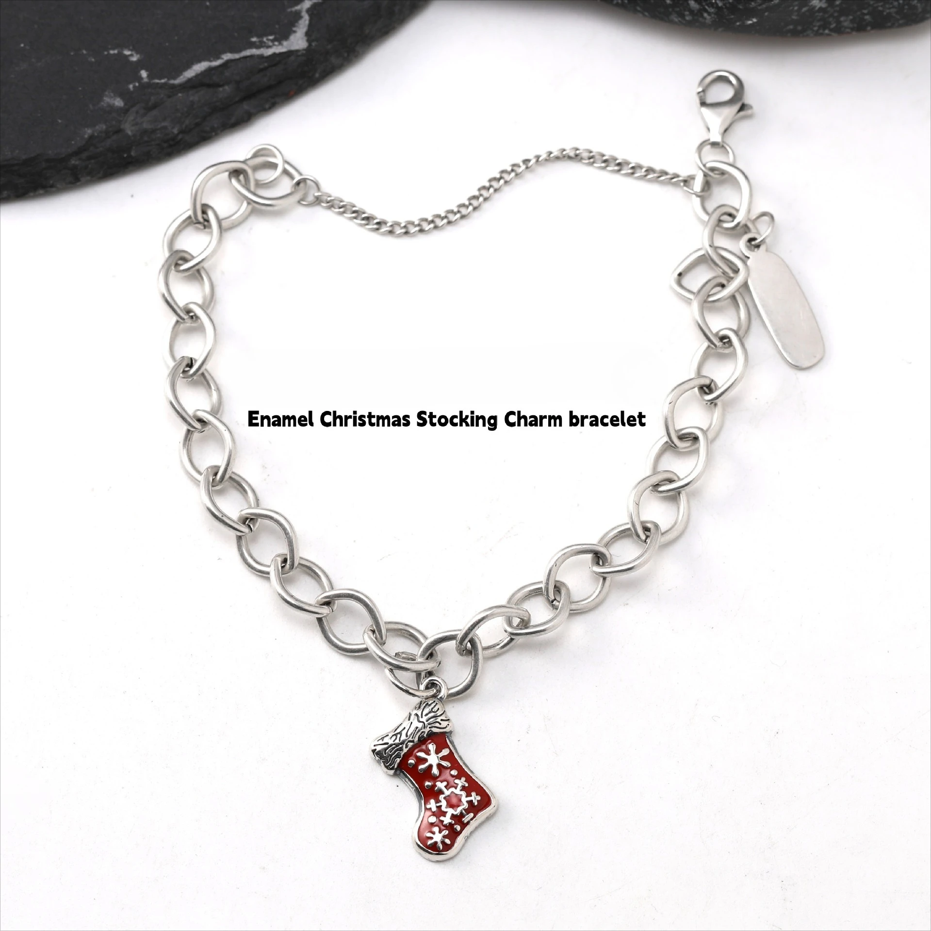 S925 Silver Enamel Red Christmas Stocking Snowflake Charm Bracelet, Fun Commemorative High Sense Fashion Jewelry 2026
S925 Silver Enamel Red Christmas Stocking Snowflake Charm Bracelet, Fun Commemorative High Sense Fashion Jewelry 2026