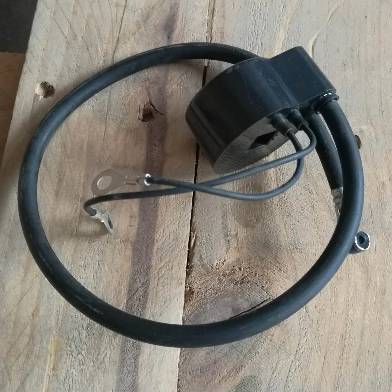 Suitable for Tecumseh 30560A, 30546 Tecumseh ignition coil high voltage pack
Suitable for Tecumseh 30560A, 30546 Tecumseh ignition coil high voltage pack