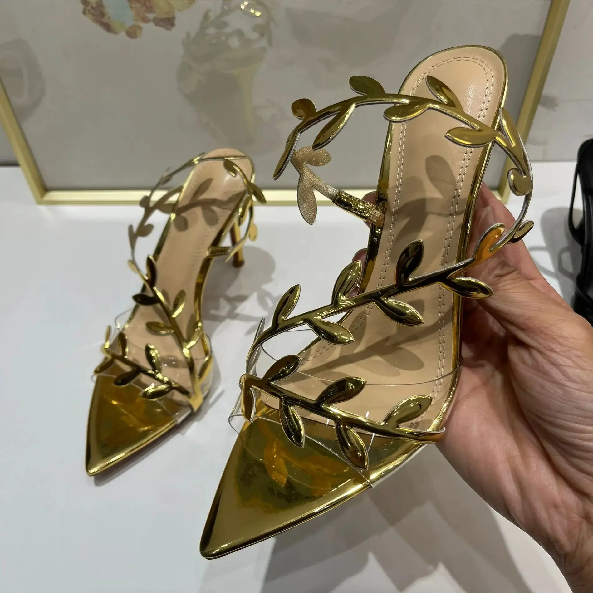 Women's Sandals Summer 2025 NEW Pointed Toes Exposed Golden Leaf Transparent High Heels Fashion Party Shoes Woman
Women's Sandals Summer 2025 NEW Pointed Toes Exposed Golden Leaf Transparent High Heels Fashion Party Shoes Woman