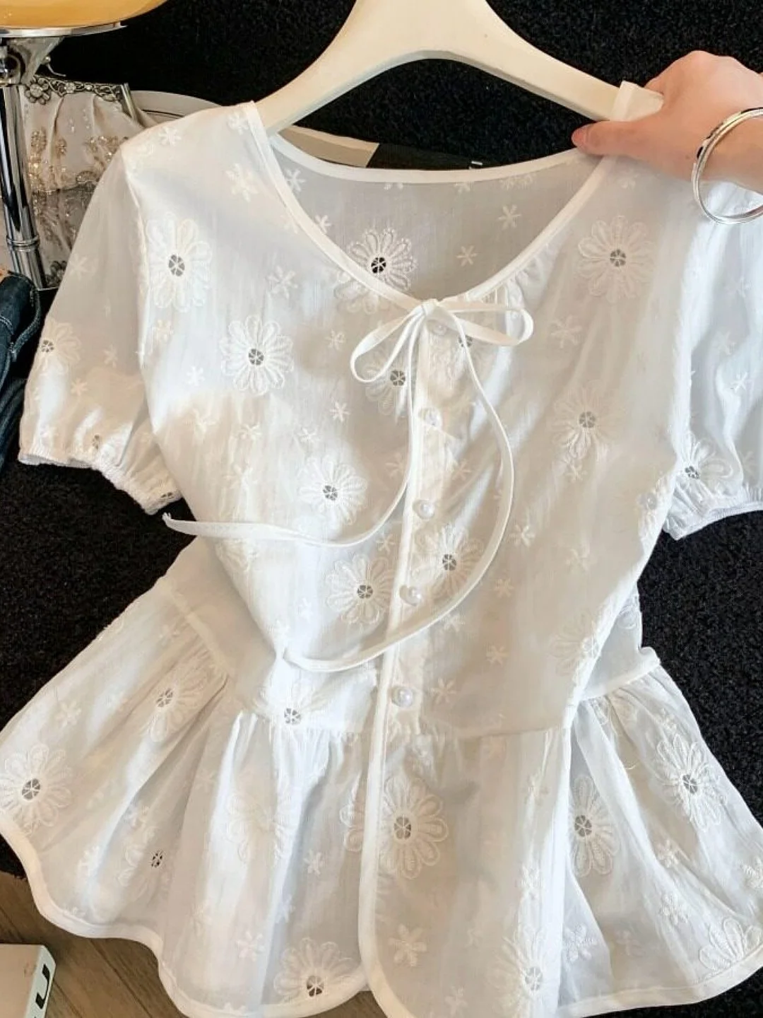 Elegant Embroidered Short Sleeve Shirt Women's Summer 2026 New Style Waist-Cinching Slimming round Neck Top with Belt
Elegant Embroidered Short Sleeve Shirt Women's Summer 2026 New Style Waist-Cinching Slimming round Neck Top with Belt