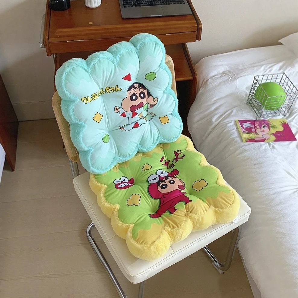 Милый карандаш Шин Чан, квадратная подушка с принтом, офисное кресло, подушка на бедрах, подушка для стула в общежитии, летняя студенческая подушка для класса
Милый карандаш Шин Чан, квадратная подушка с принтом, офисное кресло, подушка на бедрах, подушка для стула в общежитии, летняя студенческая подушка для класса