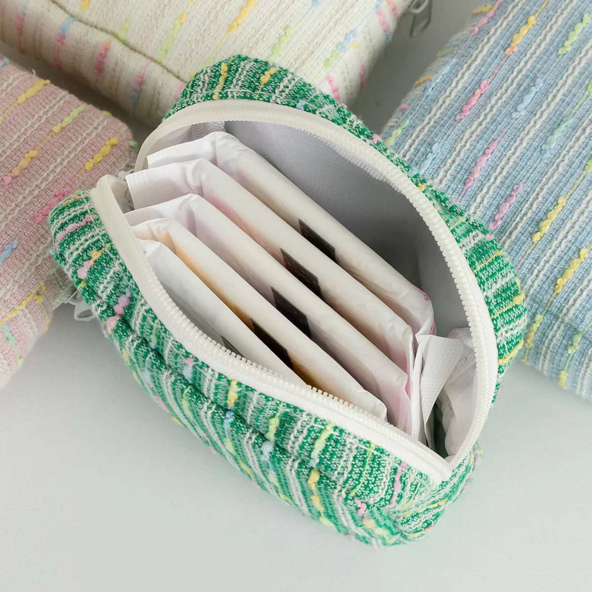 Aesthetic Striped Makeup Bag Rainbow Color Japanese Style Portable Cosmetic Pouch Sanitary Pad Organizer Travel Toiletry Bag
Aesthetic Striped Makeup Bag Rainbow Color Japanese Style Portable Cosmetic Pouch Sanitary Pad Organizer Travel Toiletry Bag