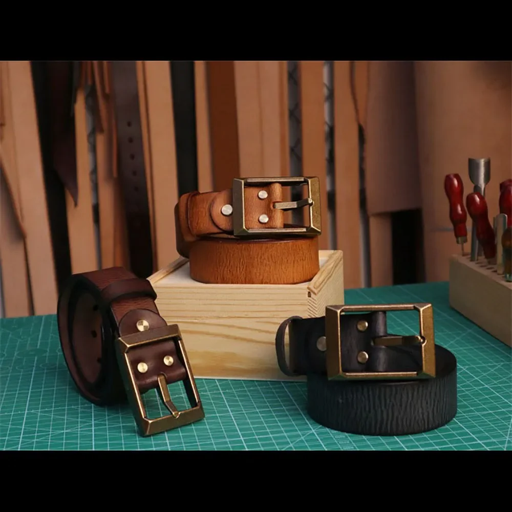 Retro Cowhide Leather Belt for Men With Brass FC Buckle Distressed Look with Color Fade Versatile
Retro Cowhide Leather Belt for Men With Brass FC Buckle Distressed Look with Color Fade Versatile