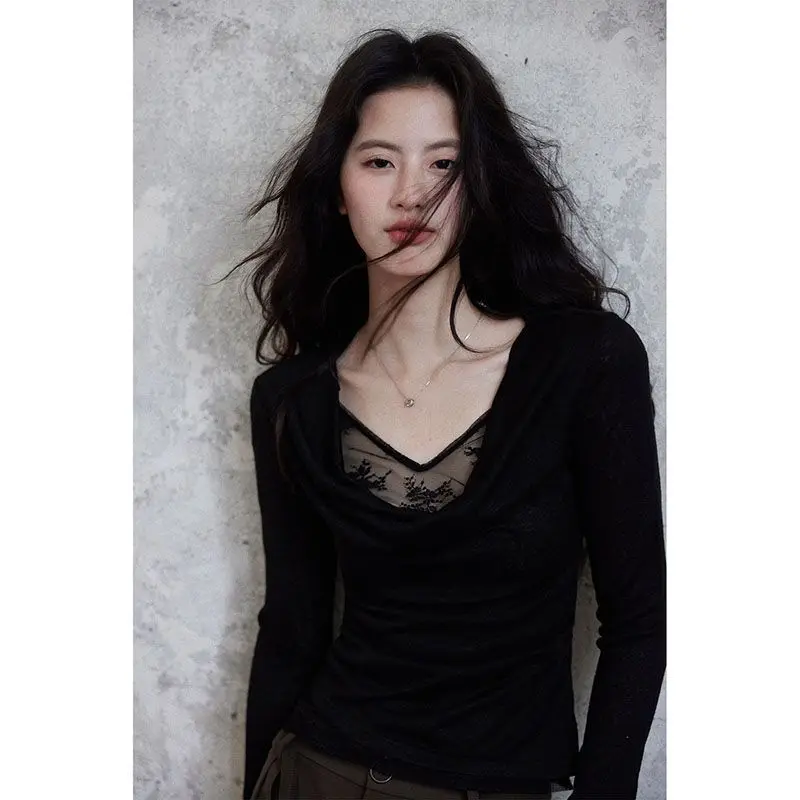 Oatmeal-colored sheer knit top with a stylish fake two-piece designtShirt2025Young women's slim-fit long-sleeve top
Oatmeal-colored sheer knit top with a stylish fake two-piece designtShirt2025Young women's slim-fit long-sleeve top