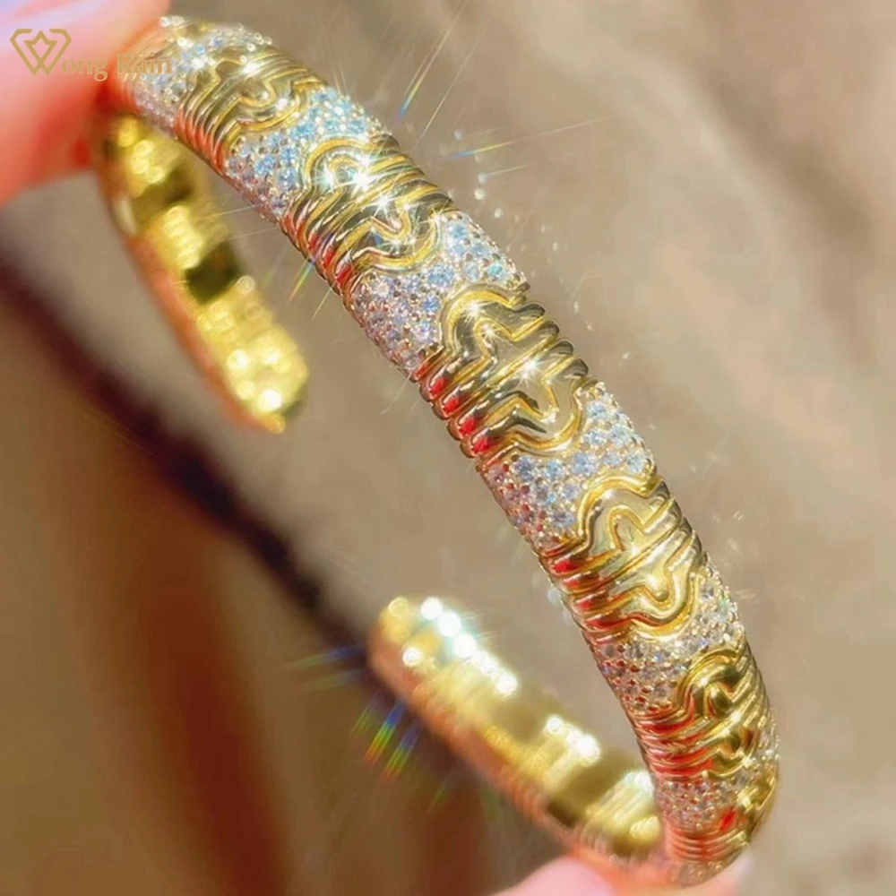 Wong Rain винтажный браслет с драгоценным камнем 18K, золотое покрытие, искусственное серебро, лаборатория, сапфир, открытые браслеты, изысканные ювелирные изделия, подарки на годовщину
Wong Rain винтажный браслет с драгоценным камнем 18K, золотое покрытие, искусственное серебро, лаборатория, сапфир, открытые браслеты, изысканные ювелирные изделия, подарки на годовщину
