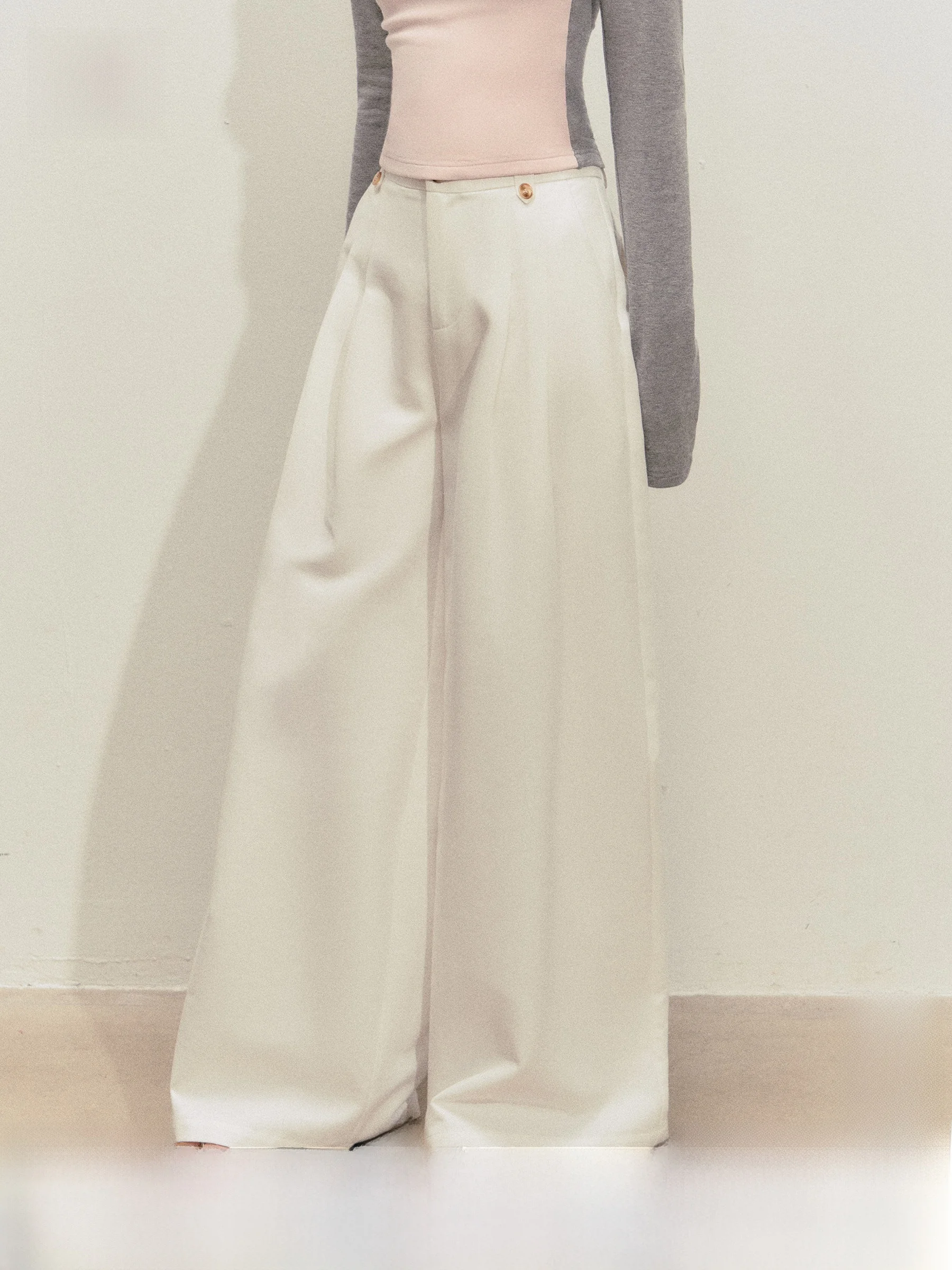AFFFREEDOM Creamy Mist Folded Waist Wide Leg Pants Loose Lazy Casual Trousers Women's Loose Fit Comfortable Breathable
AFFFREEDOM Creamy Mist Folded Waist Wide Leg Pants Loose Lazy Casual Trousers Women's Loose Fit Comfortable Breathable