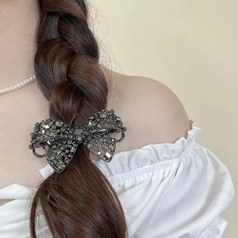 SXH Shiny Rhinestone Hollow Bow Hairpin High-end Black Crystal Bow Side Bangs Clip Metal Duckbill Clip Women's Hair Accessories
SXH Shiny Rhinestone Hollow Bow Hairpin High-end Black Crystal Bow Side Bangs Clip Metal Duckbill Clip Women's Hair Accessories