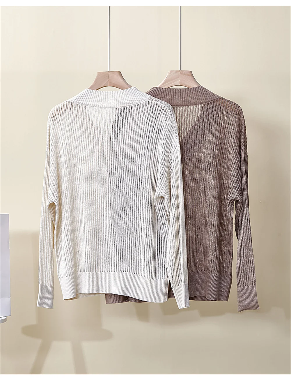 2026 Spring/Summer Women's V-Neck Hollow-Out Knit Linen Blend Tops
2026 Spring/Summer Women's V-Neck Hollow-Out Knit Linen Blend Tops
