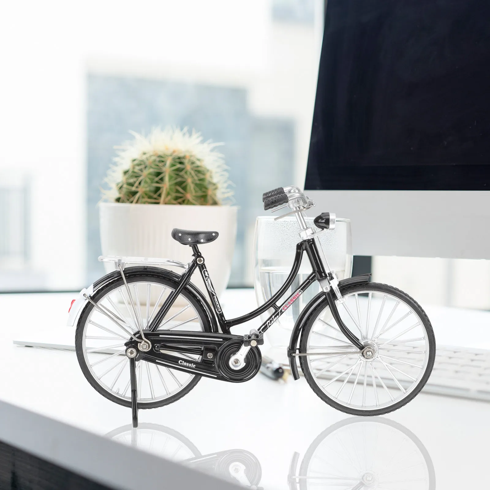 1Set Vintage Bike Sculpture Creative Art Craft Decorative Accent Desktop Home Office Living Room Decorative
1Set Vintage Bike Sculpture Creative Art Craft Decorative Accent Desktop Home Office Living Room Decorative