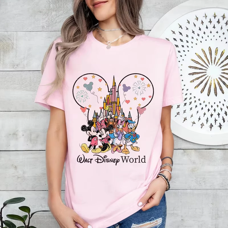 Модная летняя женская футболка с принтом Микки и друзей Disney World, повседневный топ из чистого хлопка с короткими рукавами, индивидуальная одежда
Модная летняя женская футболка с принтом Микки и друзей Disney World, повседневный топ из чистого хлопка с короткими рукавами, индивидуальная одежда