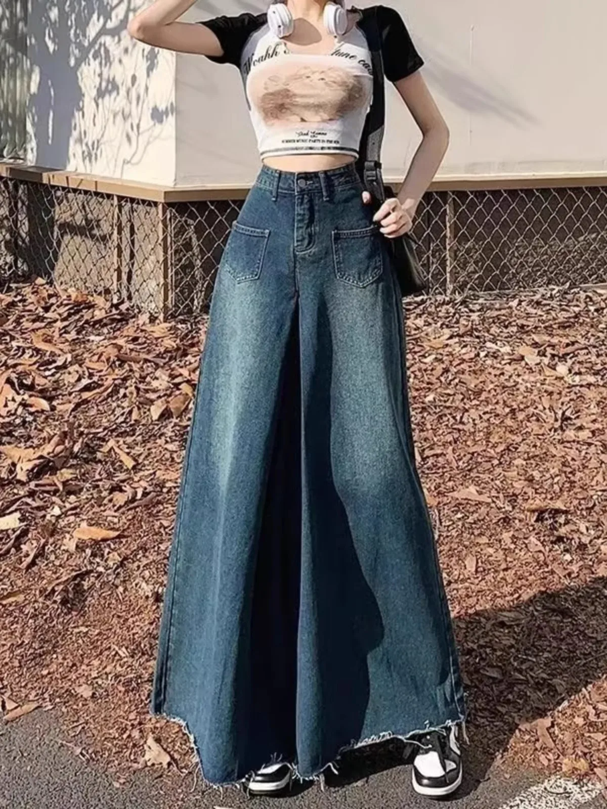 Spring High Waist Wide Leg Jeans for Women 2025 Korean Retro Oversized Blue Denim Pants Female Daily All-Matched Trousers
Spring High Waist Wide Leg Jeans for Women 2025 Korean Retro Oversized Blue Denim Pants Female Daily All-Matched Trousers