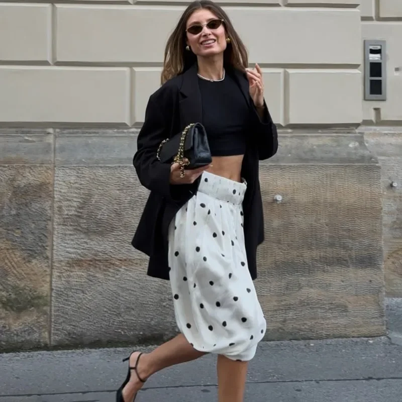 White Polka Dot Skirt New High Waist Vintage Crash Pleated A-Line Printed Skirt Elegant Casual Summer Women Skirt Outfit 
White Polka Dot Skirt New High Waist Vintage Crash Pleated A-Line Printed Skirt Elegant Casual Summer Women Skirt Outfit