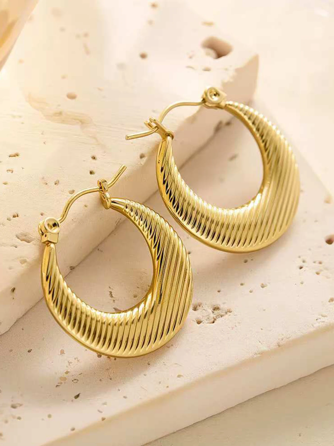 Stainless Steel Geometric Striped Stud Earrings, Asymmetrical Design, Vintage Style, Non-Fading, All Seasons Jewelry
Stainless Steel Geometric Striped Stud Earrings, Asymmetrical Design, Vintage Style, Non-Fading, All Seasons Jewelry