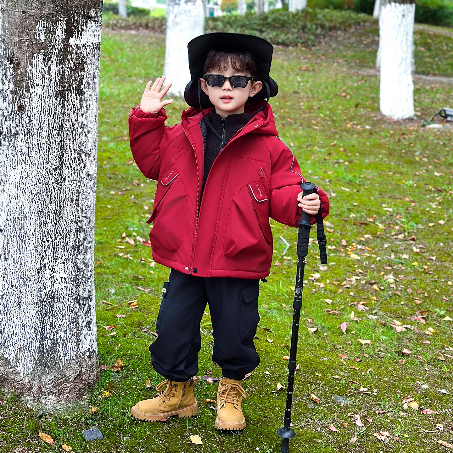 Thiened Fce Autumn Winter Jaet for Boys Removable Tee-In-One Detachable Youth lin Hooded Waterproof Cotton Inner
Thiened Fce Autumn Winter Jaet for Boys Removable Tee-In-One Detachable Youth lin Hooded Waterproof Cotton Inner