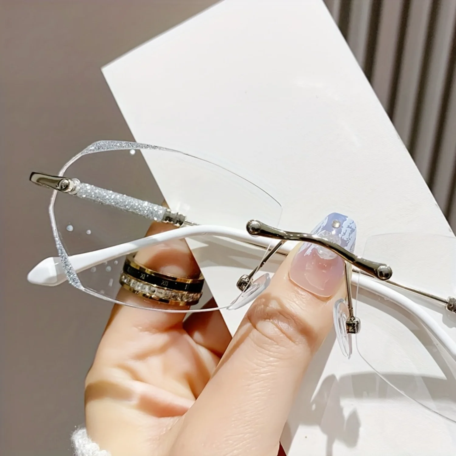 Stylish and Comfortable Ultralight Rimless Reading Glasses, Square Round Frames, Durable Stainless Steel with +1.0 to +4.0 Presc
Stylish and Comfortable Ultralight Rimless Reading Glasses, Square Round Frames, Durable Stainless Steel with +1.0 to +4.0 Presc