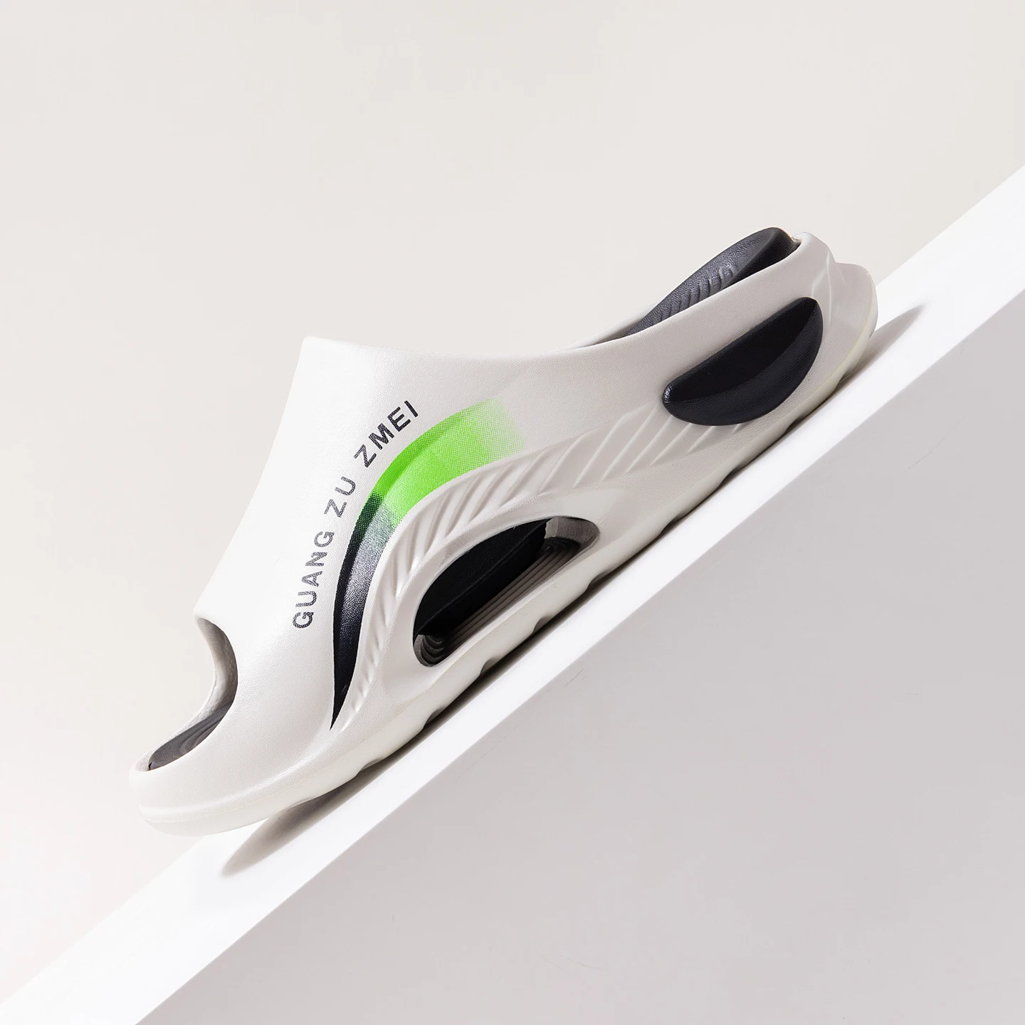Men's Summer Sport Slides Thick Sole Cloud Cushion Non Slip Wear Resistant Deodorant Outdoor Beach Slippers
Men's Summer Sport Slides Thick Sole Cloud Cushion Non Slip Wear Resistant Deodorant Outdoor Beach Slippers