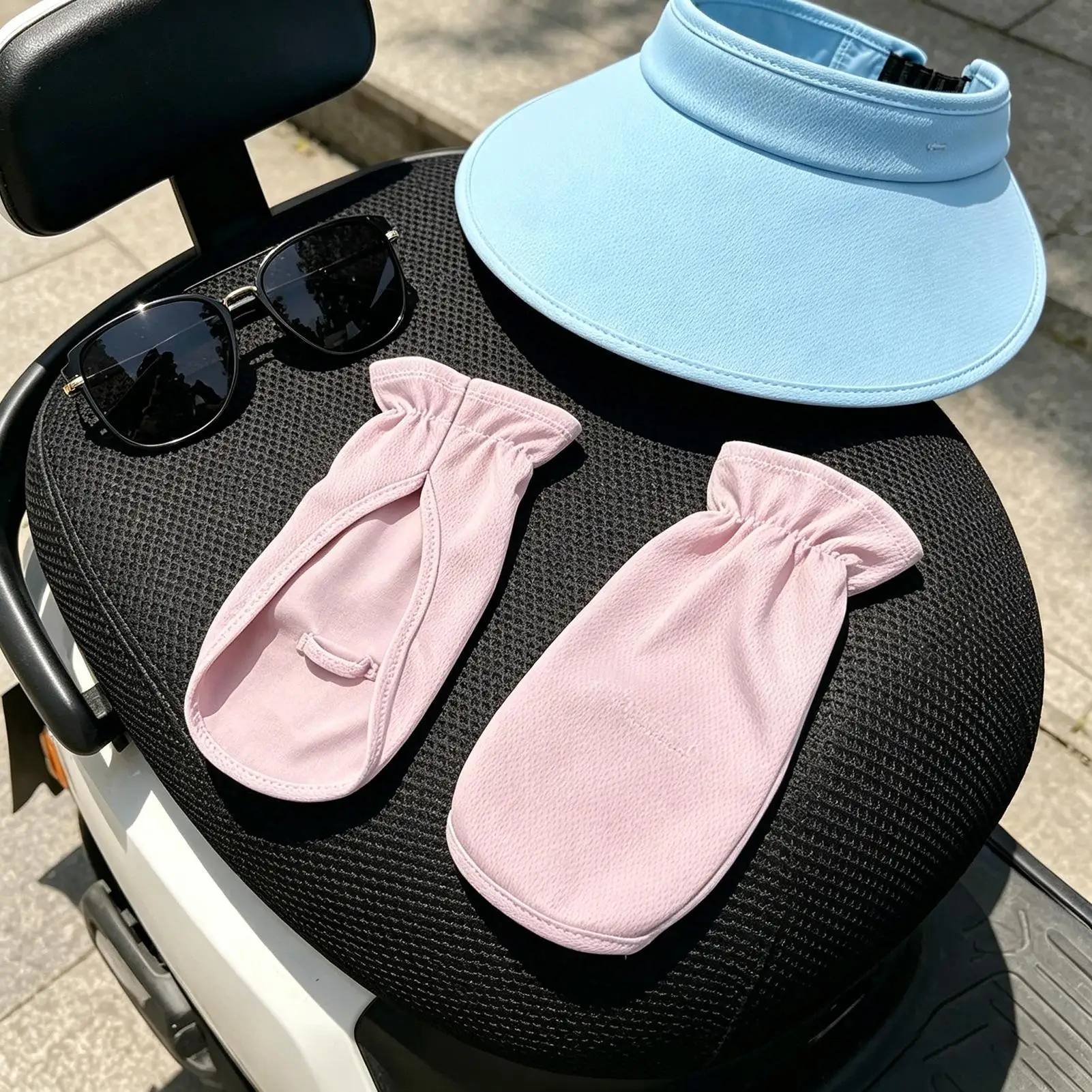 28x13cm Summer Ice Silk Anti-sunburn Gloves Breathable Thin Full Finger UV Protection Sunscreen Gloves Non-slip Wear Resistant
28x13cm Summer Ice Silk Anti-sunburn Gloves Breathable Thin Full Finger UV Protection Sunscreen Gloves Non-slip Wear Resistant