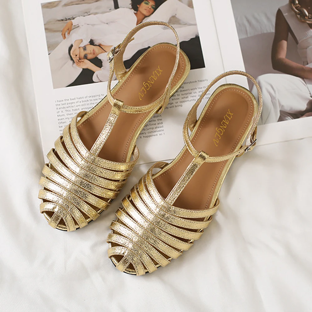 Women's metal shiny sandals with summer buckle strap flat shoes casual toe cap flat shoes fashionable hollowed out pigsty shoes
Women's metal shiny sandals with summer buckle strap flat shoes casual toe cap flat shoes fashionable hollowed out pigsty shoes