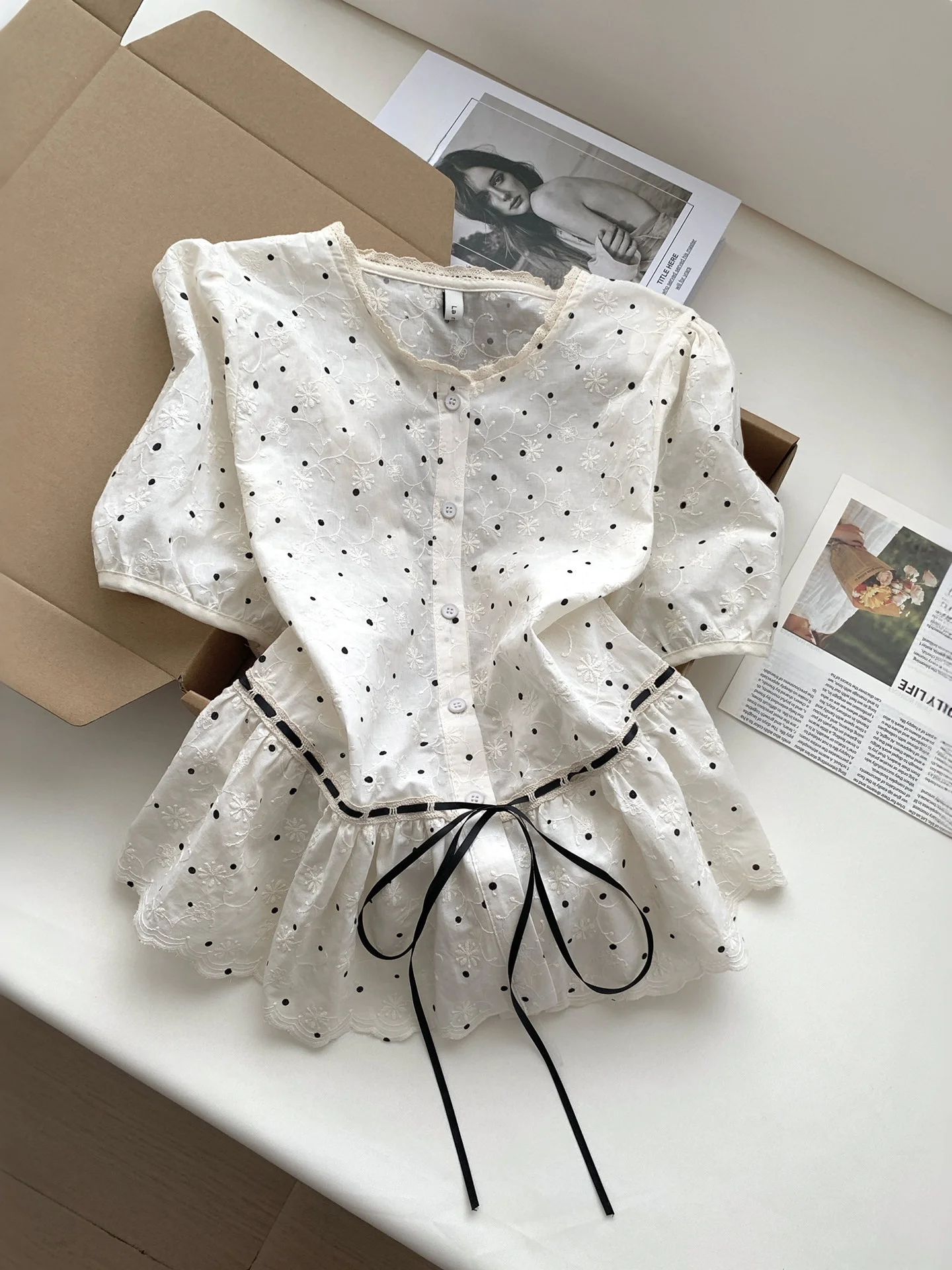 Slimming Floral Embroidered Short Sleeve Shirt Women's Fashionable Versatile Waist-Cinching Top Korean Style Summer New Arrival
Slimming Floral Embroidered Short Sleeve Shirt Women's Fashionable Versatile Waist-Cinching Top Korean Style Summer New Arrival