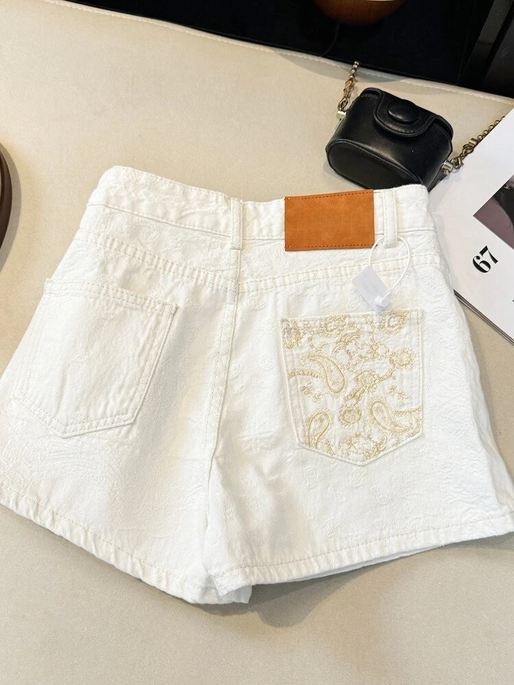 High Waist Embroidered Floral Denim Shorts Women's Summer Style Slimming Casual Pants Commute Korean Version Straight Tube
High Waist Embroidered Floral Denim Shorts Women's Summer Style Slimming Casual Pants Commute Korean Version Straight Tube
