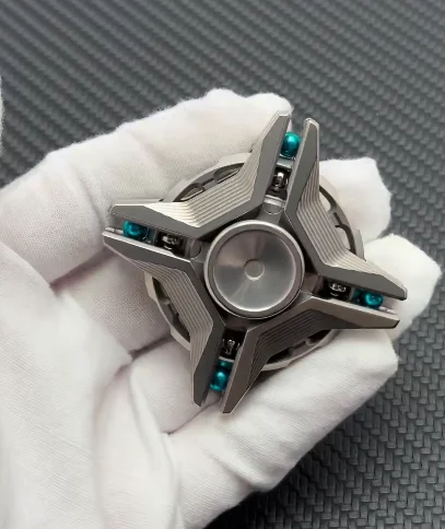 Playing with Wu Le Zhi&Chimamanzara Titanium ➕ Steel EDC decompression toy
Playing with Wu Le Zhi&Chimamanzara Titanium ➕ Steel EDC decompression toy