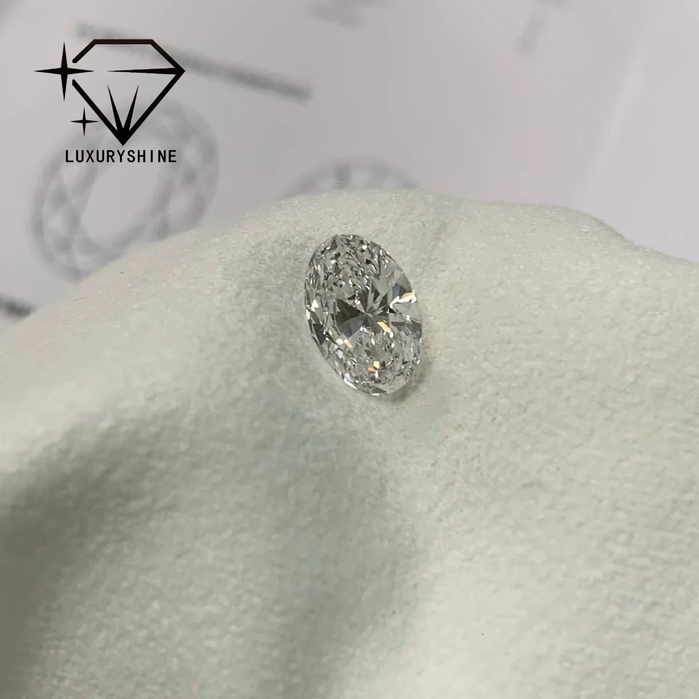 LuxuryShine VVS2-VS1 выращенные в лаборатории бриллианты свободные бриллианты овальной огранки D-F цвет с сертификатом IGI ювелирные изделия на заказ
LuxuryShine VVS2-VS1 выращенные в лаборатории бриллианты свободные бриллианты овальной огранки D-F цвет с сертификатом IGI ювелирные изделия на заказ