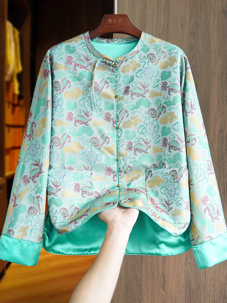 Chinese style silk embroidery high-end coat The new Hanfu style is comfortable, soft, breathable and luxurious outerwear
Chinese style silk embroidery high-end coat The new Hanfu style is comfortable, soft, breathable and luxurious outerwear
