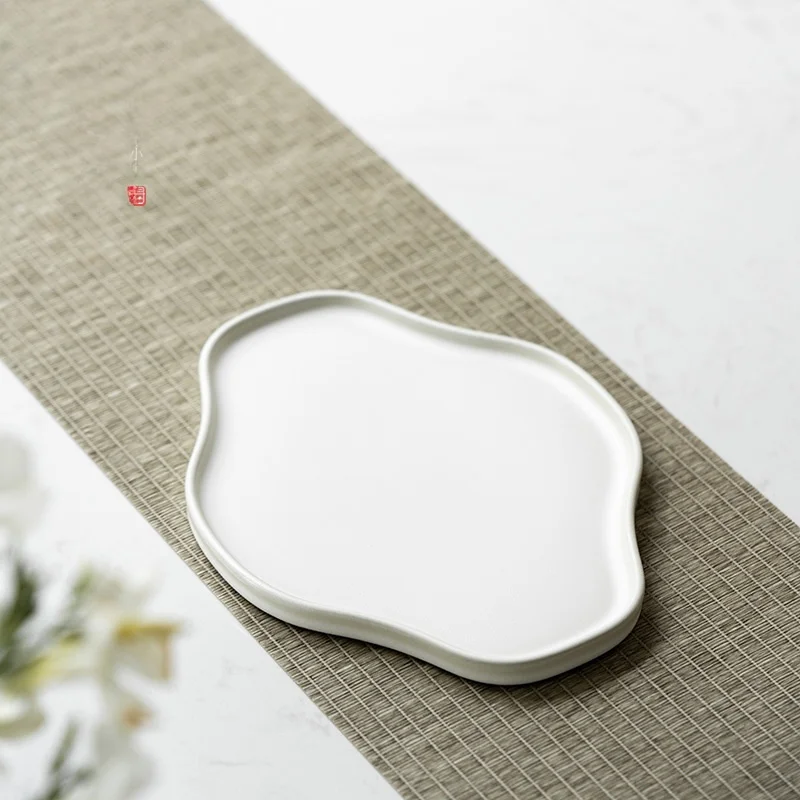 Elegant Pure White Ceramic Tea Tray Small Size Single Layer Home Use Gongfu Tea Set Tea Tray Non-Handmade Dry Bubble Drainage
Elegant Pure White Ceramic Tea Tray Small Size Single Layer Home Use Gongfu Tea Set Tea Tray Non-Handmade Dry Bubble Drainage