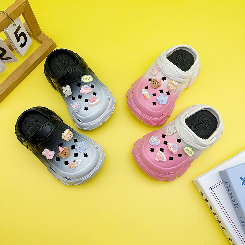 Cute and Versatile Parent-Child Slippers for Boys and Girls, New Cartoon Rainbow Girls' Clogs, Soft-Soled Non-Slip Closed-Toe Sandals 606
Cute and Versatile Parent-Child Slippers for Boys and Girls, New Cartoon Rainbow Girls' Clogs, Soft-Soled Non-Slip Closed-Toe Sandals 606