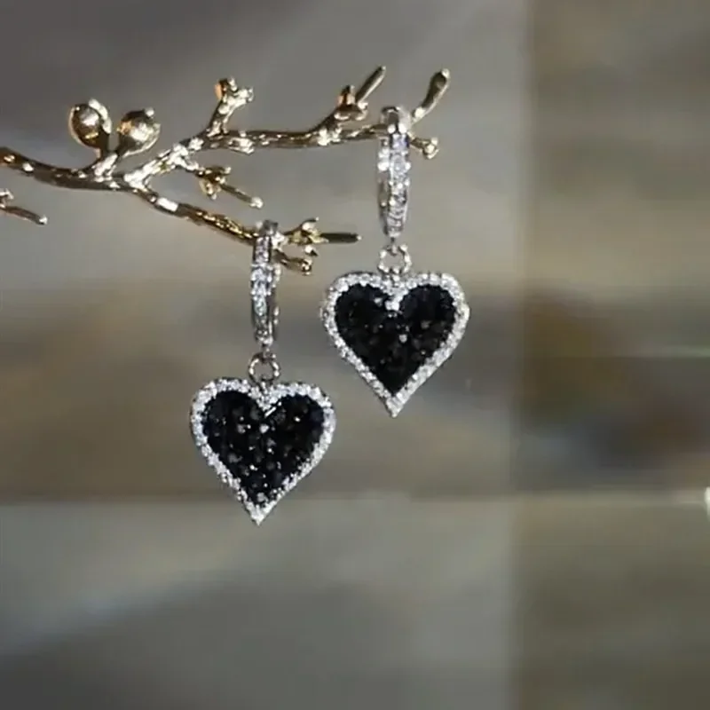 Exquisite Black Crystal Love Zircon Earrings for Women Fashionable Personalized Prom Accessories Party Jewelry Anniversary Gifts
Exquisite Black Crystal Love Zircon Earrings for Women Fashionable Personalized Prom Accessories Party Jewelry Anniversary Gifts