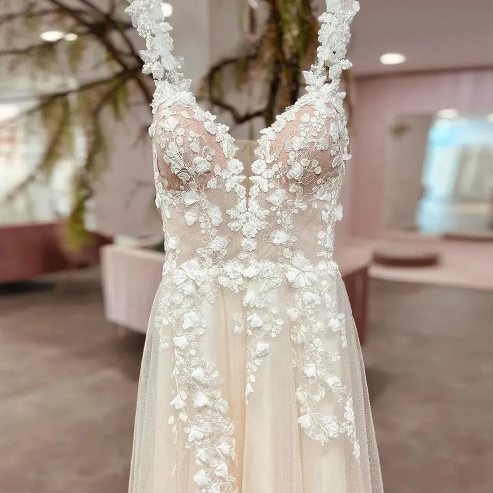 Sweetheart V Neck Glitter Wedding Dresses For Bride Sleeveless New Court Train Appliques A-line Lace Bridal Gown
Sweetheart V Neck Glitter Wedding Dresses For Bride Sleeveless New Court Train Appliques A-line Lace Bridal Gown