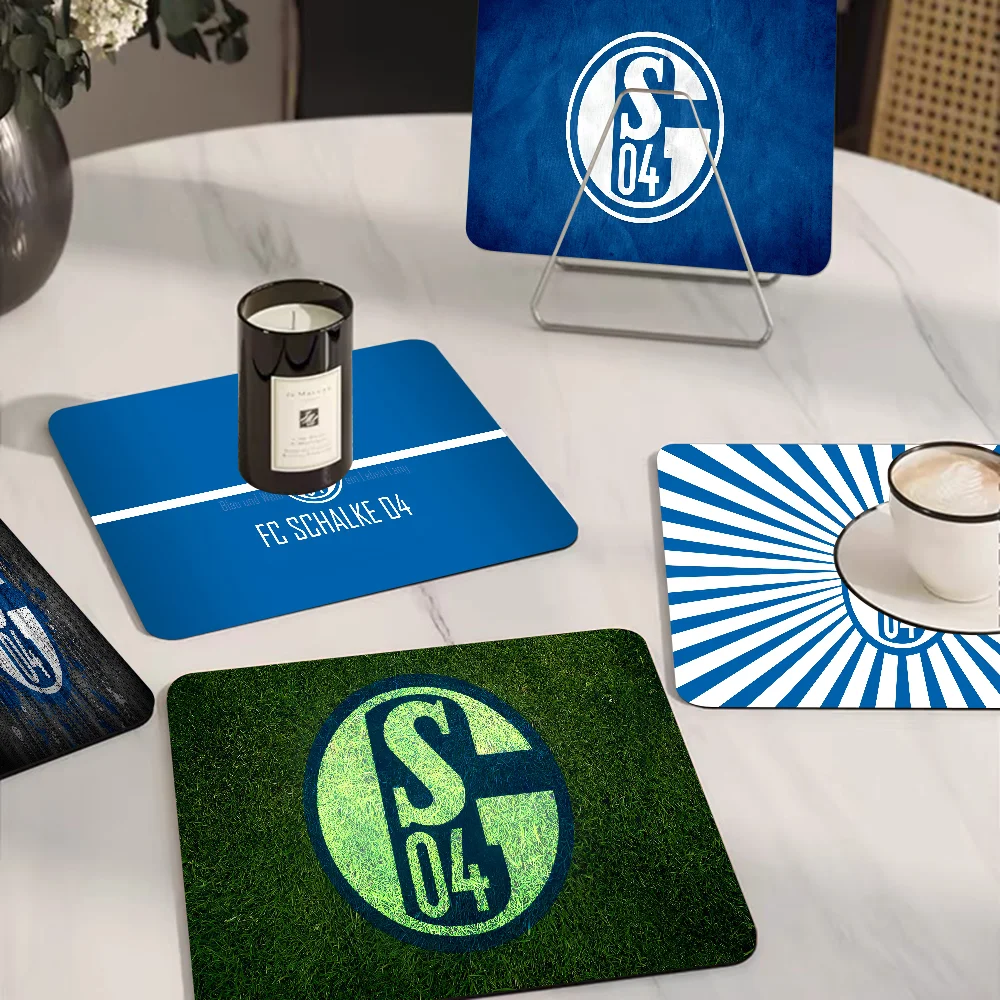 Soccer Team S-Schalke Logo Quick Drying Dish Mat Printed Kitchen Non-slip Coffee Cup Pad Drain Mats Dinnerware Bottle Placemat
Soccer Team S-Schalke Logo Quick Drying Dish Mat Printed Kitchen Non-slip Coffee Cup Pad Drain Mats Dinnerware Bottle Placemat