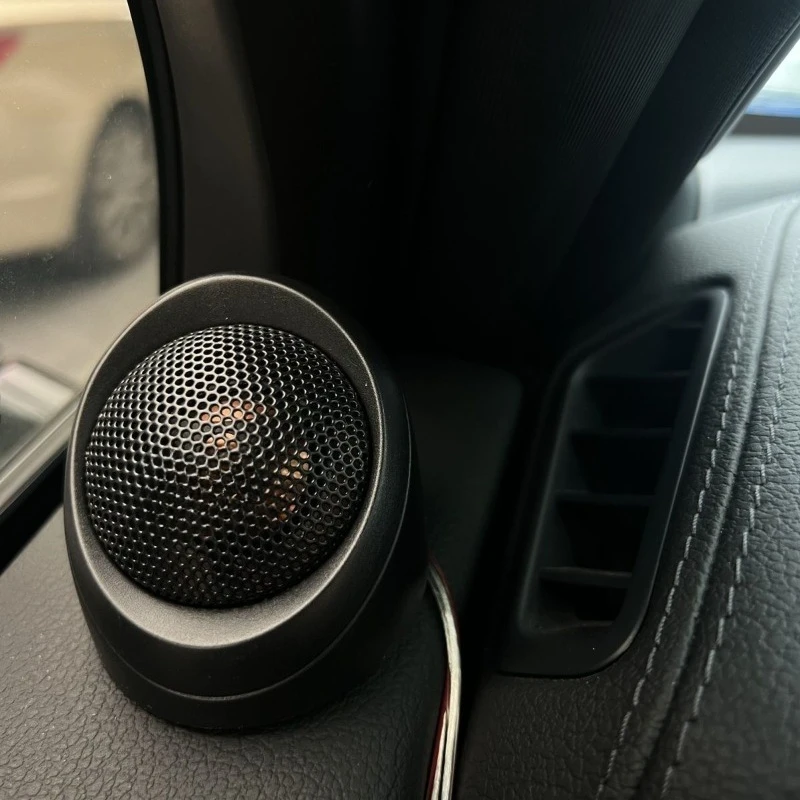 The original treble car audio modified instrument set is equipped with speakers, and the car external import is upgraded.
The original treble car audio modified instrument set is equipped with speakers, and the car external import is upgraded.