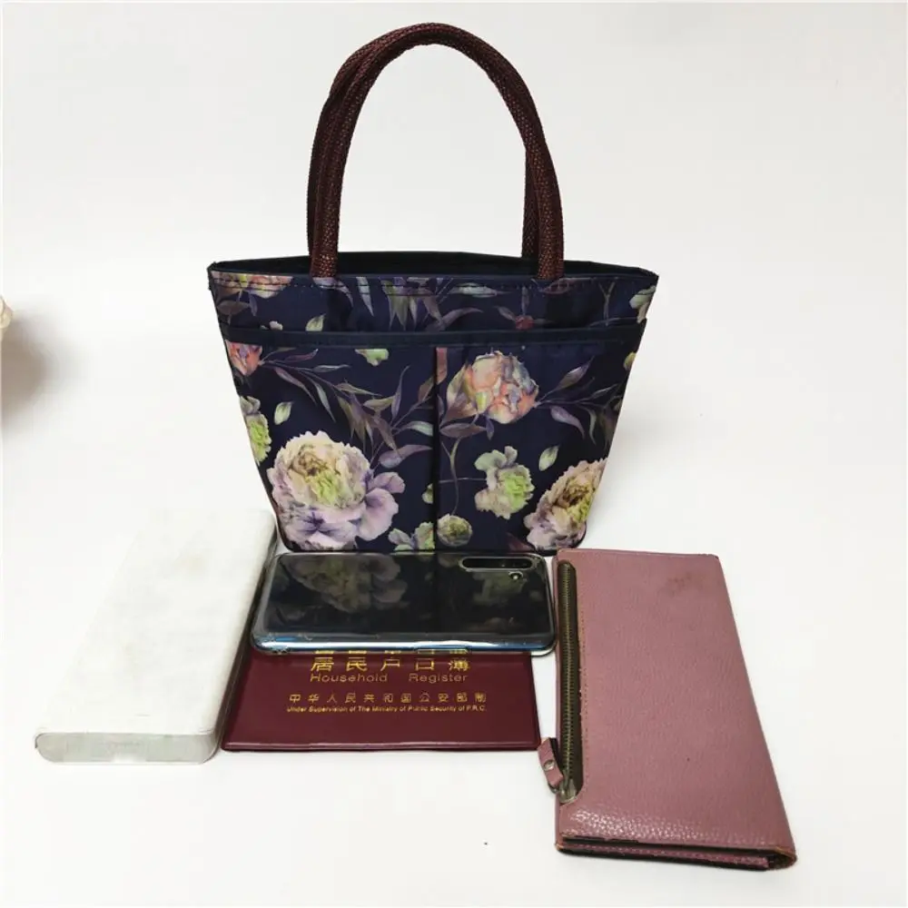 Sweet Floral Flower Handbag Shoulder Bag Nylon Rose Flower Tote Bag Large Capacity Underarm Bag Bucket Mommy Bag Travel
Sweet Floral Flower Handbag Shoulder Bag Nylon Rose Flower Tote Bag Large Capacity Underarm Bag Bucket Mommy Bag Travel