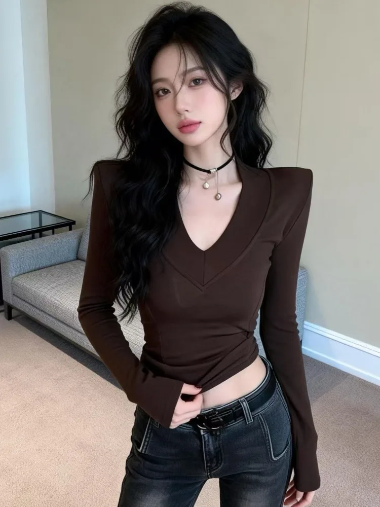 Slim Fit Long Sleeve V-Neck Short T-Shirt Women's Fashion Spring Autumn New Style Padded Shoulder Top Waist-Cinching plus Siz...
Slim Fit Long Sleeve V-Neck Short T-Shirt Women's Fashion Spring Autumn New Style Padded Shoulder Top Waist-Cinching plus Siz...
