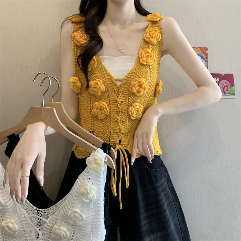Summer Tank Top Women's Cropped Top New Gentle Hand-Crocheted 3D Floral Tie-Front Knit Camis with Openwork Details Streetwear
Summer Tank Top Women's Cropped Top New Gentle Hand-Crocheted 3D Floral Tie-Front Knit Camis with Openwork Details Streetwear