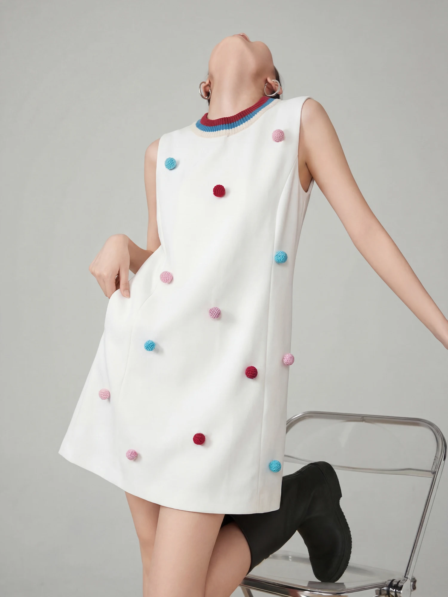 Simple Style Ball Decoration White round Neck Sleeveless Dress Women's Summer New Elegant Vest Dress City Commute
Simple Style Ball Decoration White round Neck Sleeveless Dress Women's Summer New Elegant Vest Dress City Commute