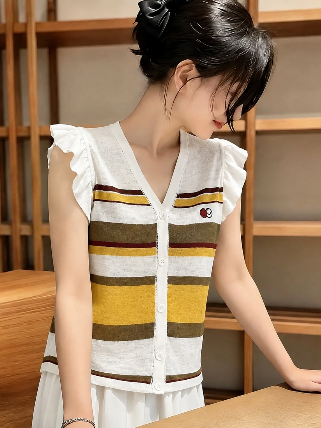 Korean Style Ice Silk Knitted Top V-Neck Slimming Soft Beautiful Color Block Design Summer Fashionable Women's Knitwear
Korean Style Ice Silk Knitted Top V-Neck Slimming Soft Beautiful Color Block Design Summer Fashionable Women's Knitwear