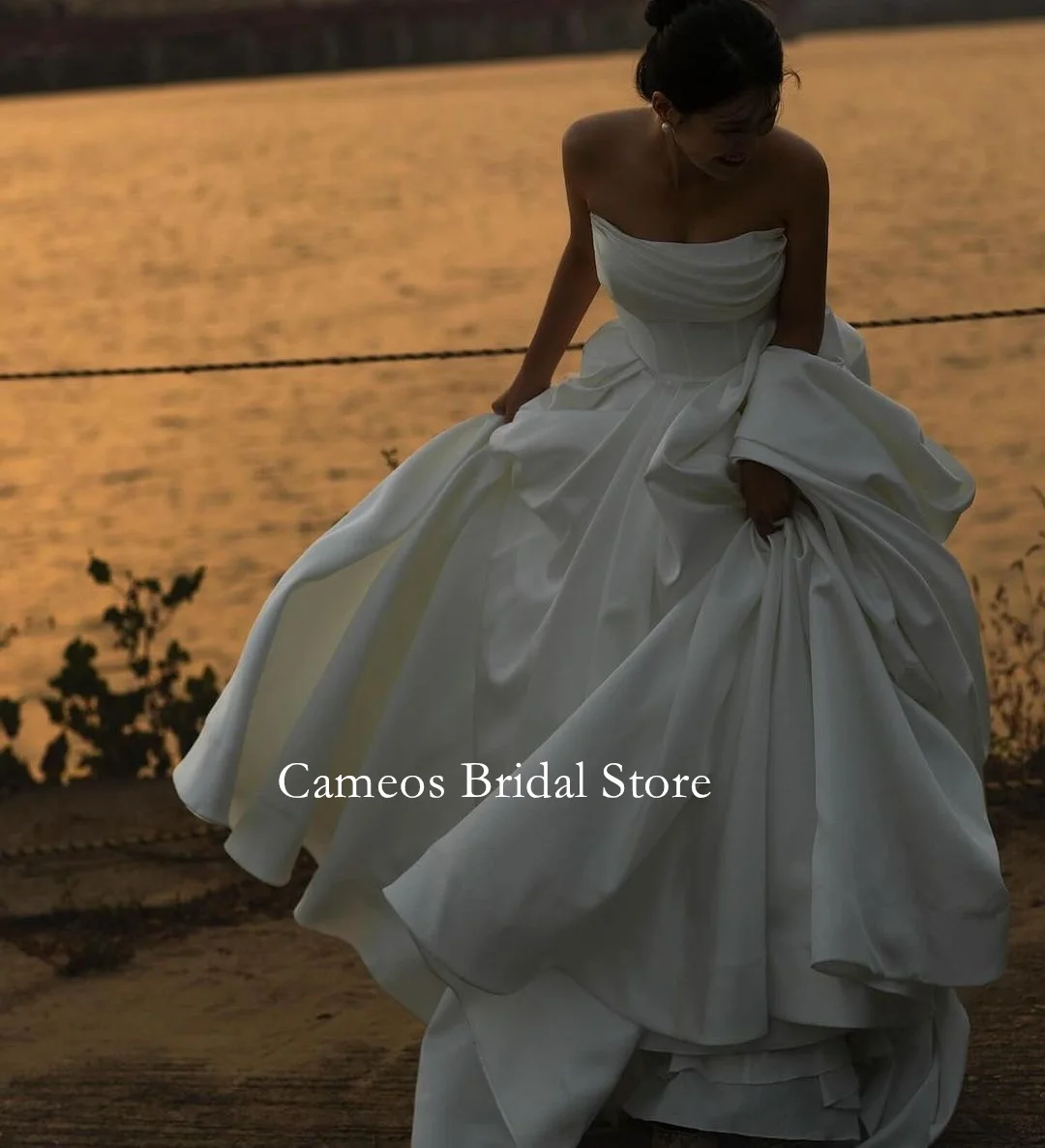 SONDR Korea Strapless Wedding Dress Custom Made Formal Bride Dress Ivory 웨딩드레스 A-Line Sleeveless Satin Wedding Gown Bridal
SONDR Korea Strapless Wedding Dress Custom Made Formal Bride Dress Ivory 웨딩드레스 A-Line Sleeveless Satin Wedding Gown Bridal