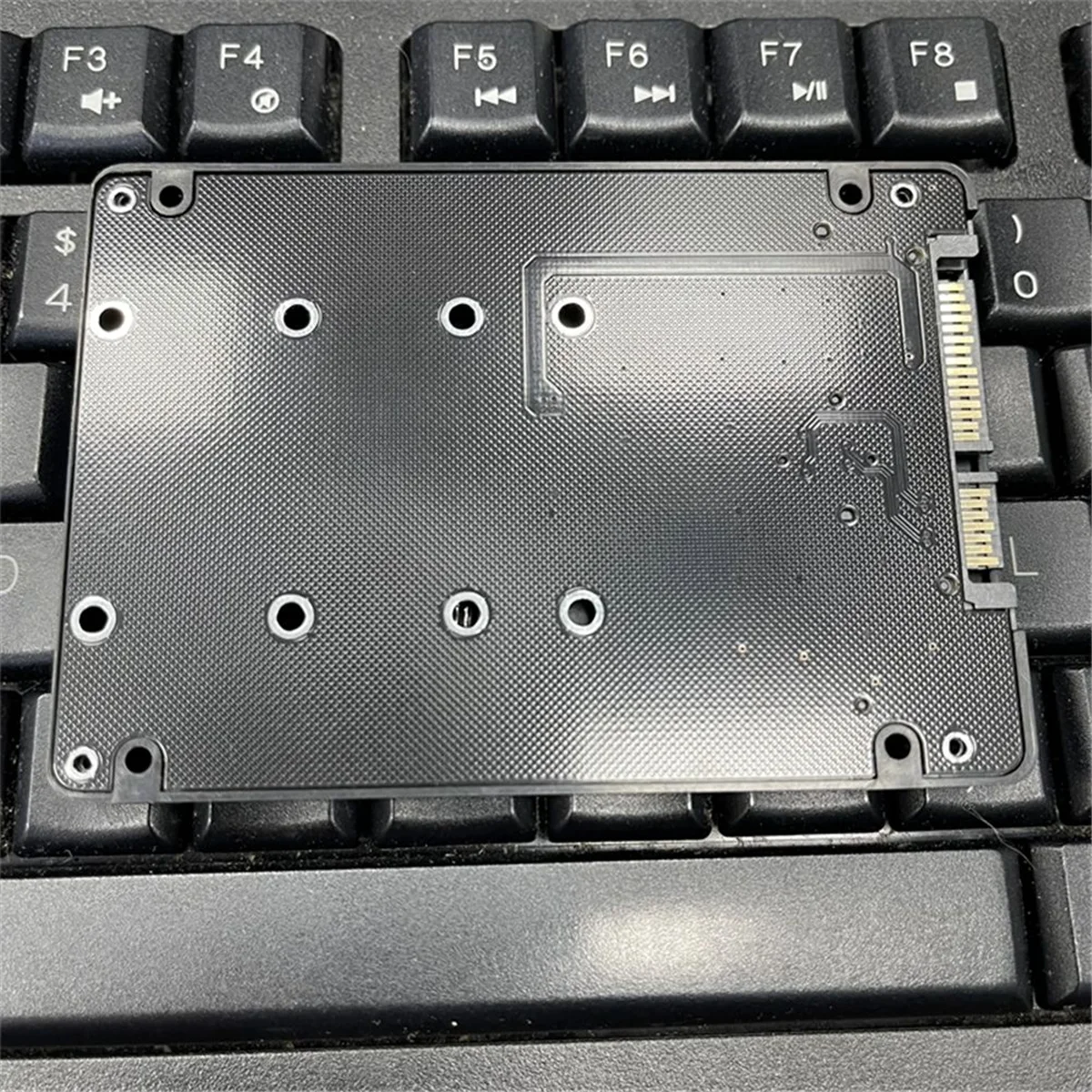 Адаптер ABEP-Dual M.2 NGFF to SATA 3.0 SSD NGFF SATA SSD B Key to SATA 3.0 6 Гбит/с, плата преобразователя для ноутбуков, настольных ПК
Адаптер ABEP-Dual M.2 NGFF to SATA 3.0 SSD NGFF SATA SSD B Key to SATA 3.0 6 Гбит/с, плата преобразователя для ноутбуков, настольных ПК