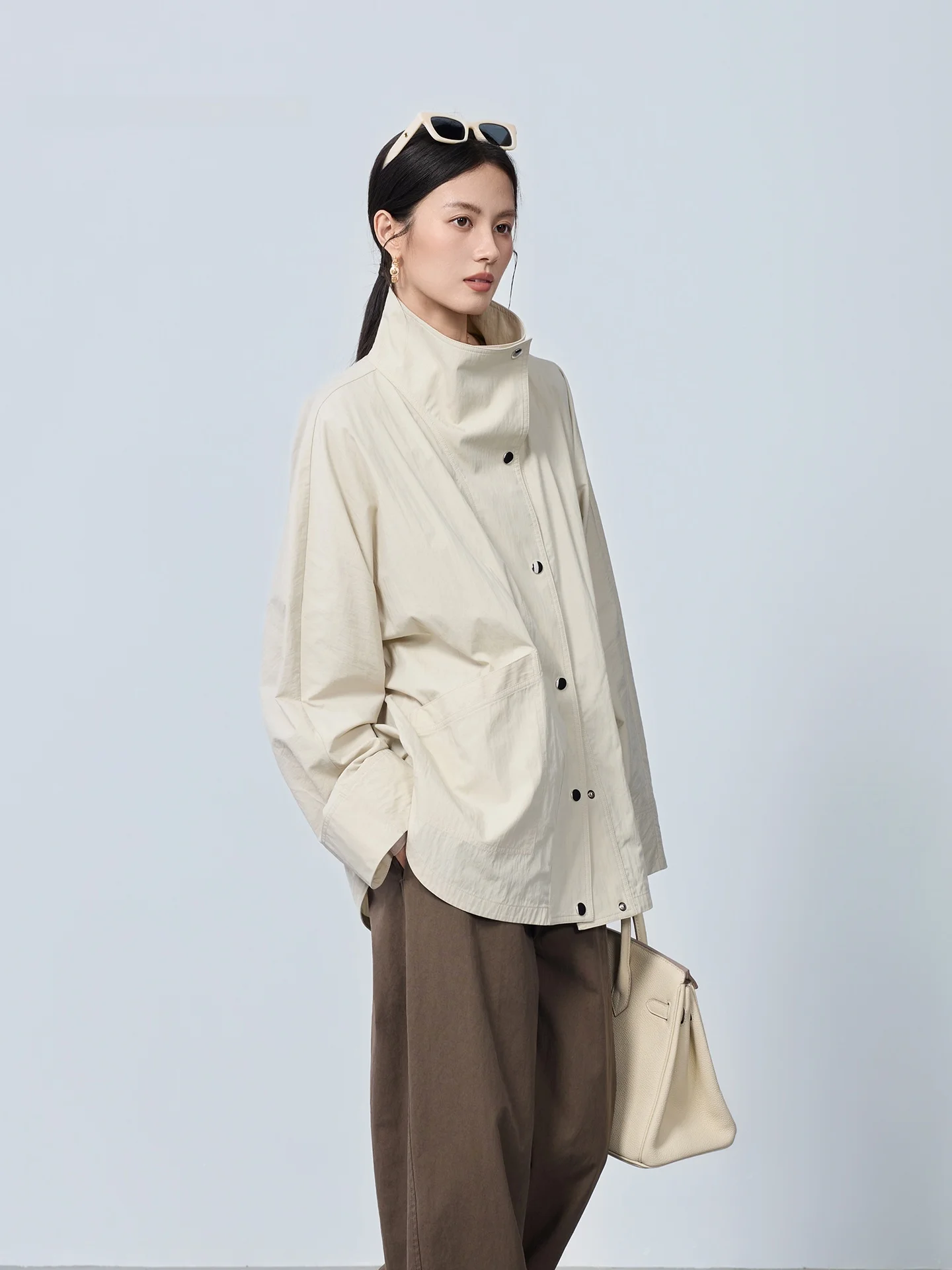 Li Ynuo MPBY Tote Casual Sle Windbreaker Jaet Simple Versatile Loose Hooded Top Commute Friendly Cotton Nylon Blend
Li Ynuo MPBY Tote Casual Sle Windbreaker Jaet Simple Versatile Loose Hooded Top Commute Friendly Cotton Nylon Blend