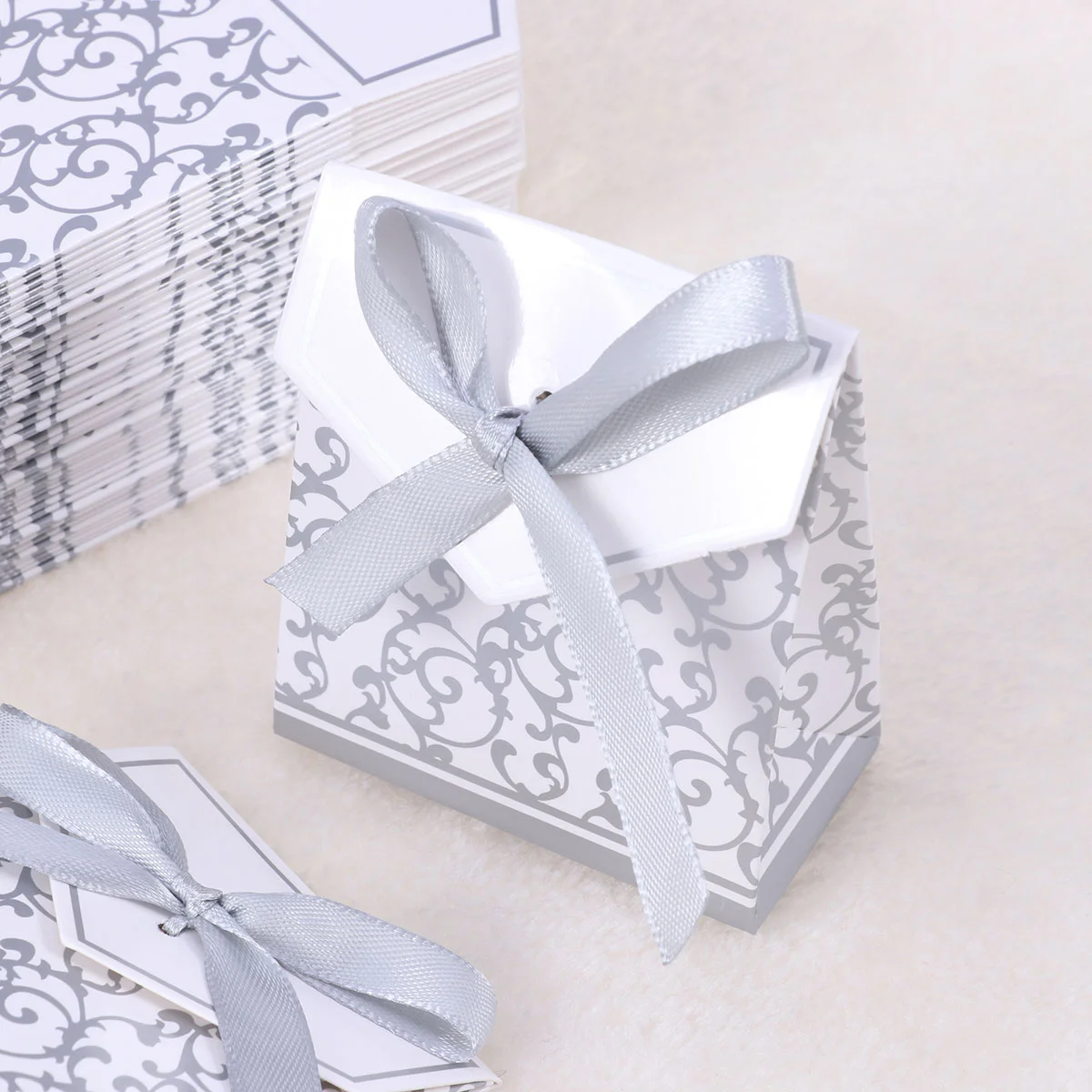 50pcs Wedding Candy Boxes Printed Gift Boxes with Stitched Ribbon Decent Chocolate Treat Boxes(Silver)
50pcs Wedding Candy Boxes Printed Gift Boxes with Stitched Ribbon Decent Chocolate Treat Boxes(Silver)